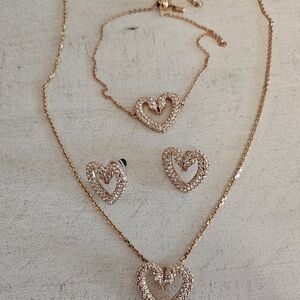 Swarovski Classic Swan Necklace, Bracelet & Earring Set In Rose Gold